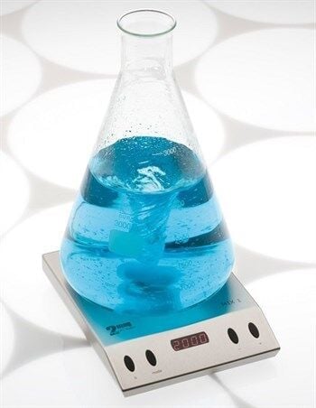 Dahili Denetleyicili Tek Konumlu Karıştırıcılar